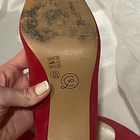 Only worn once red suede Chinese laundry pumps - Picture 3 of 5
